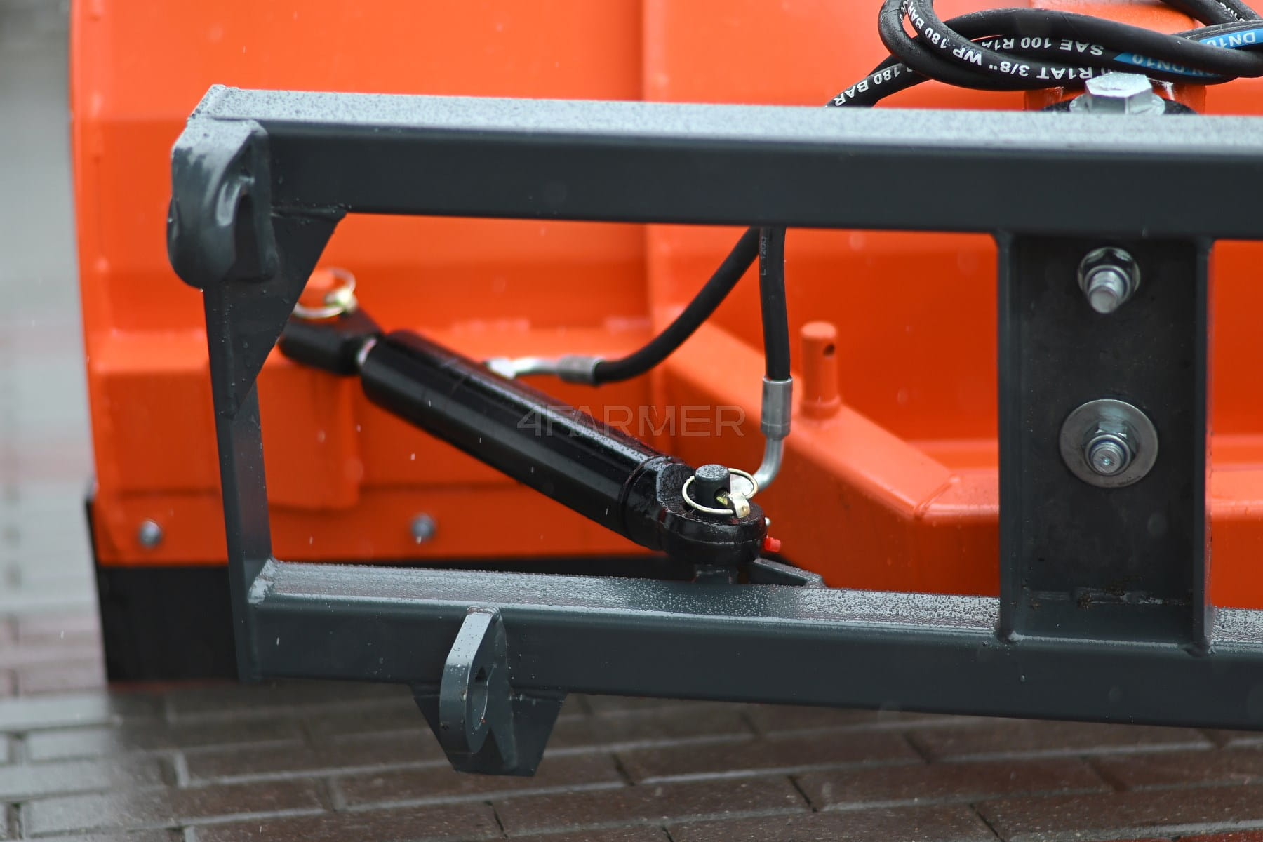 Hydrauliczny siłownik i konstrukcja pługa do śniegu ASH150