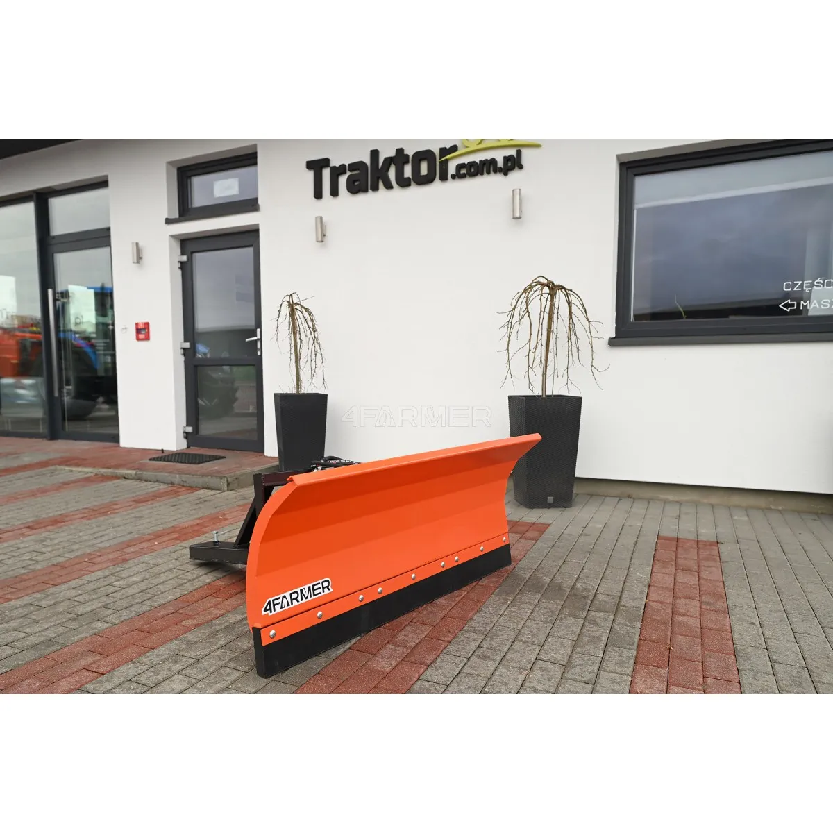 Detal hydrauliki sterującej pługiem do śniegu 4Farmer ASH150